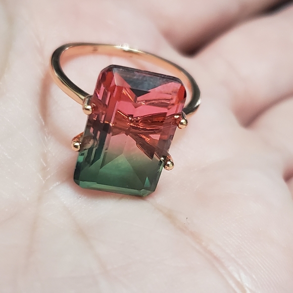 Gold tone pink & green stone ring - Picture 5 of 8